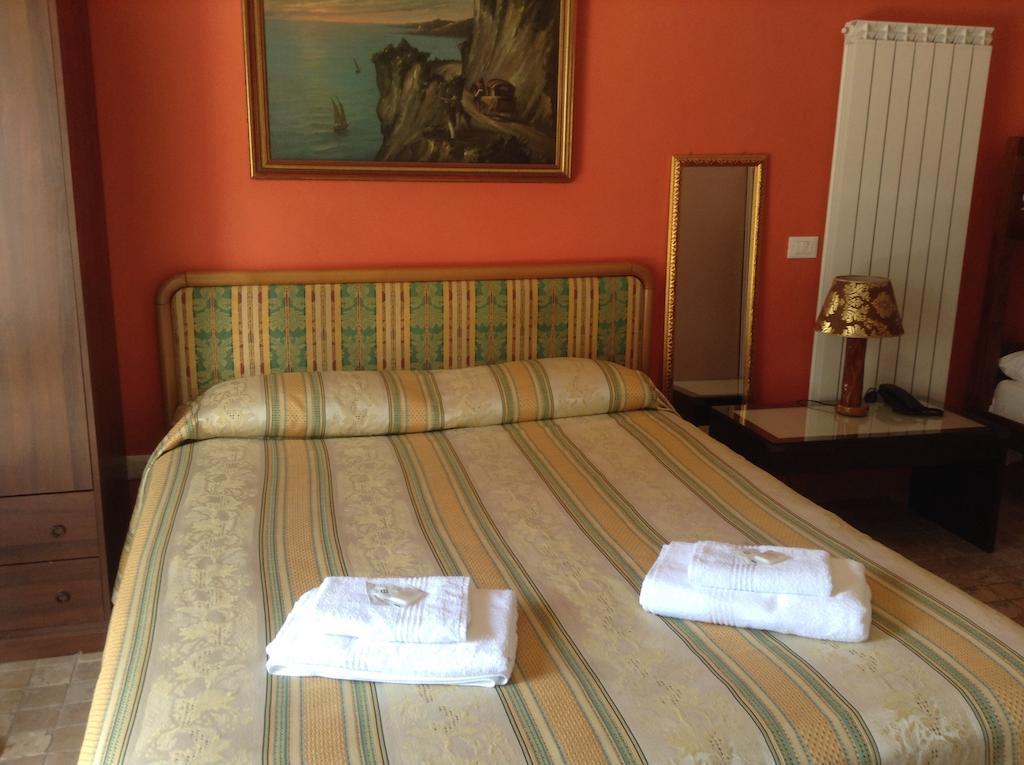 Villa Le Logge Ventimiglia Rum bild